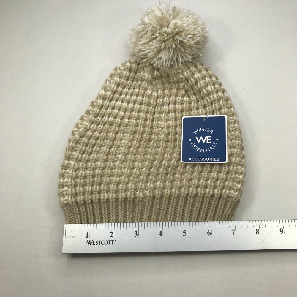 Winter Essentials Women's One Size Beige/White Knit Beanie Hat With Pom New - Picture 6 of 8